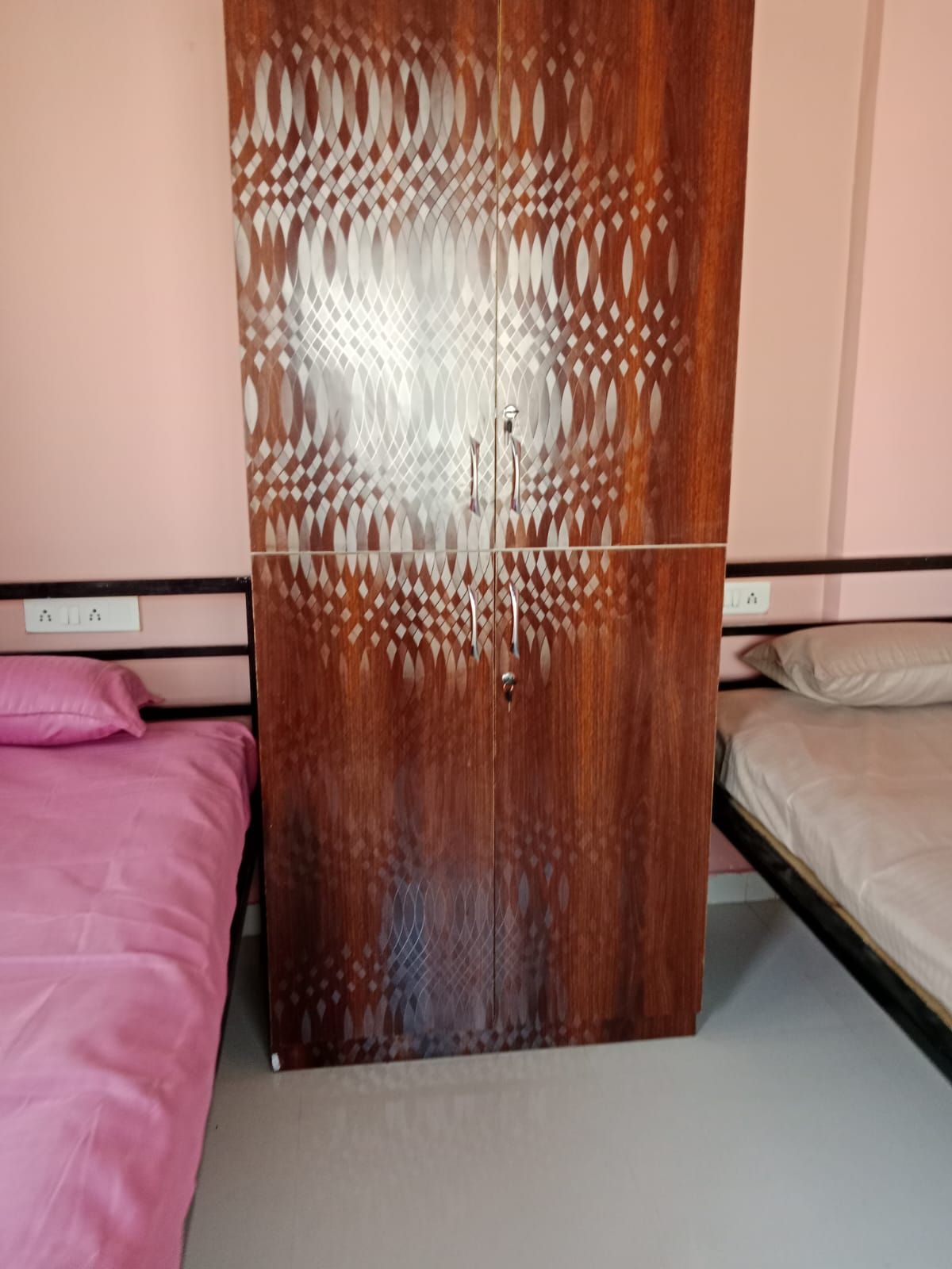 Comfortable double sharing room with two single beds
